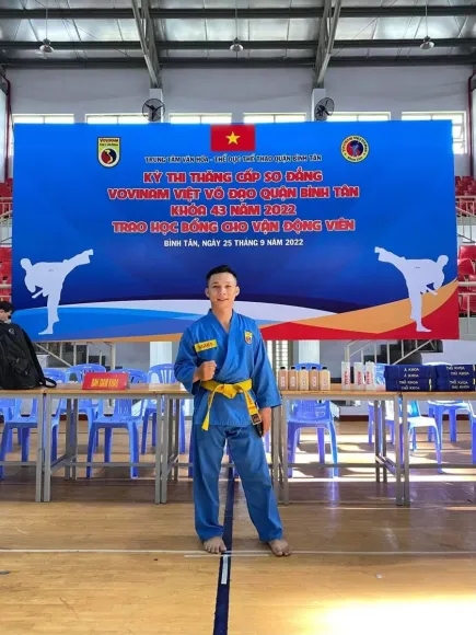 Câu Lạc Bộ 